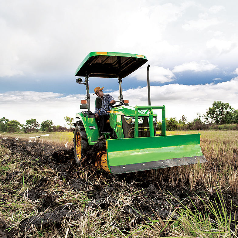 John Deere Tractors Archives - RMA GROUP